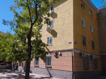 Flat for sale in Calle de Viana 3