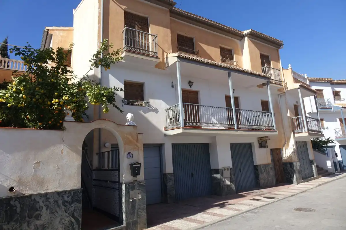 Casa con terrazza in vendita a Órgiva