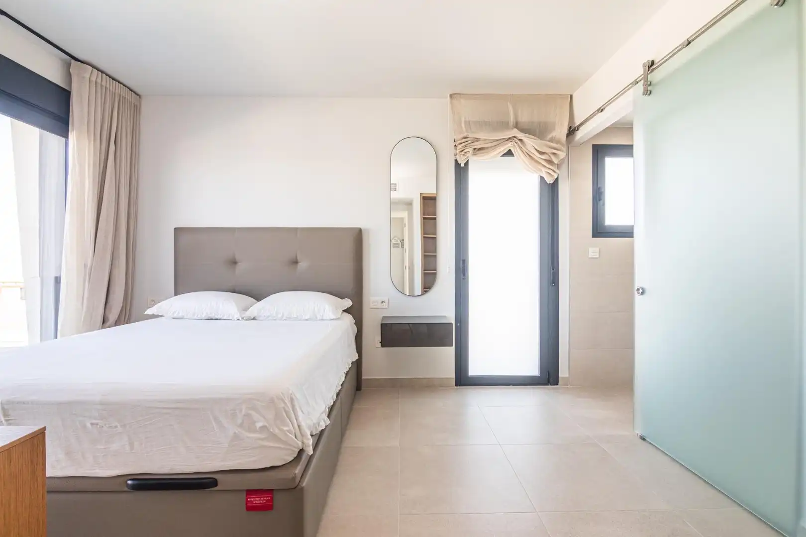 Dormitori de Casa o xalet de lloguer en Santa Pola amb Aire condicionat, Calefacció i Jardí privat