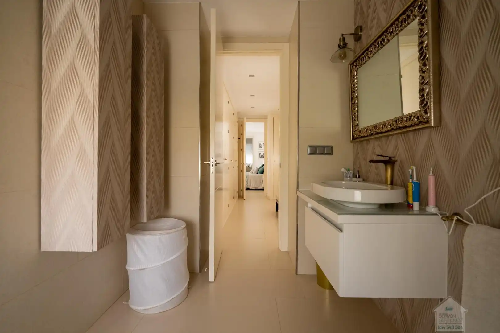 Bathroom of Houses for rent in Dos Hermanas  with Air Conditioner, Heating and Swimming Pool