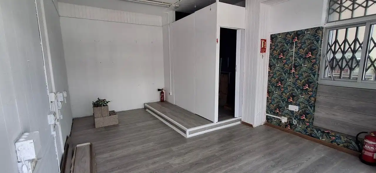 Commercial properties for sale in Arona