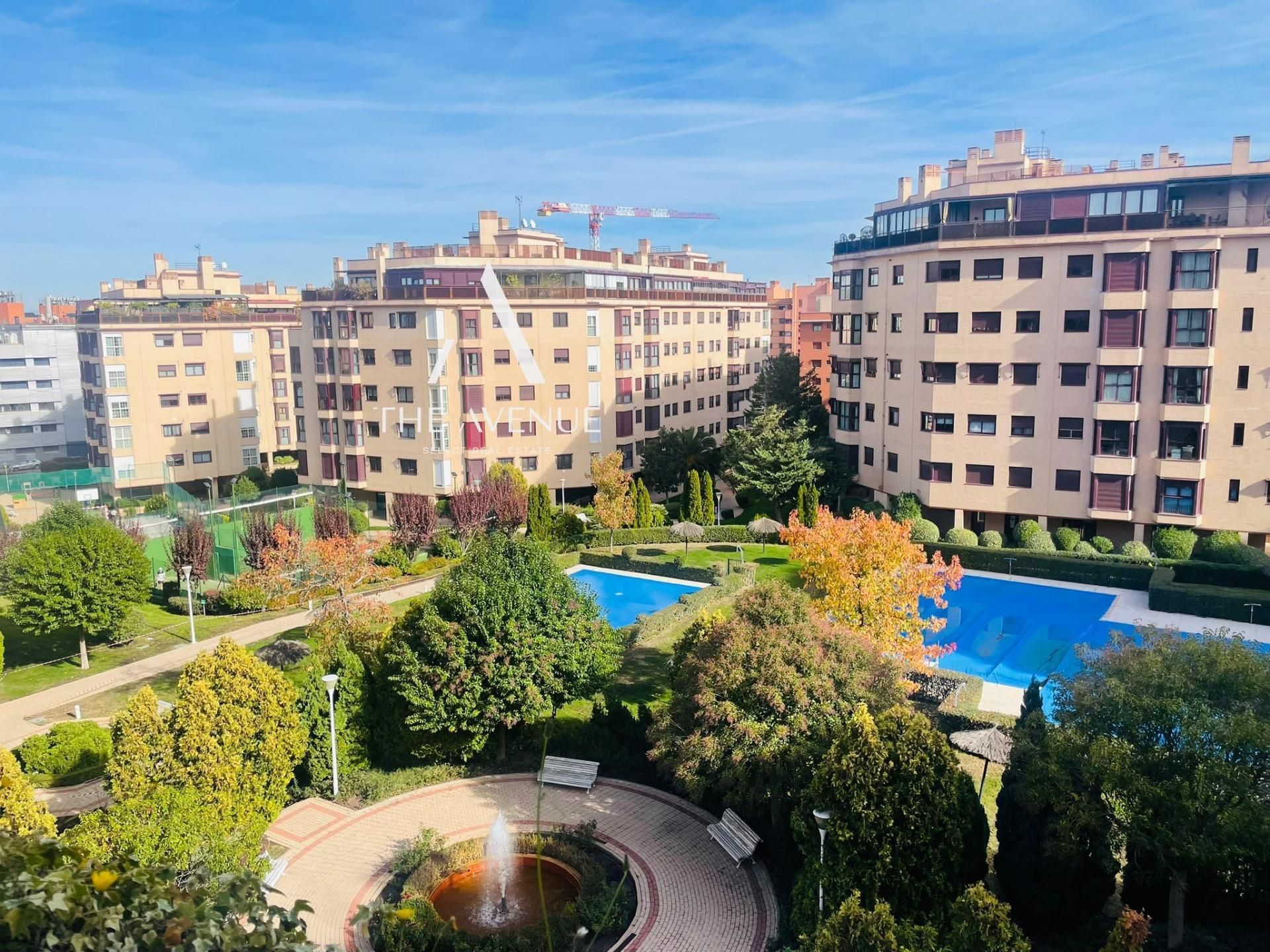 Vista exterior de Pis en venda en  Madrid Capital amb Aire condicionat, Calefacció i Jardí privat