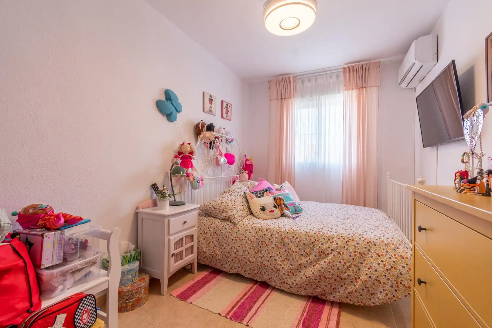 Habitación de Casa adosada en venta en Almería con Aire acondicionado, Calefacción y Terraza