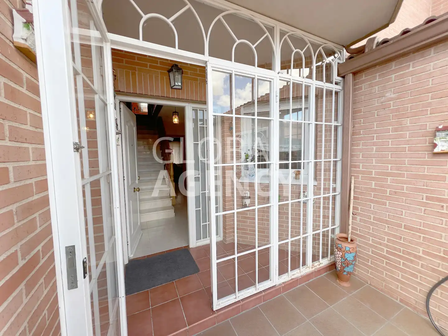 Casa adosada en venta en Torrejón del Rey con Calefacción, Jardín privado y Horno