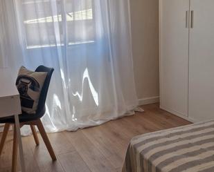 Bedroom of Flat to rent in  Sevilla Capital