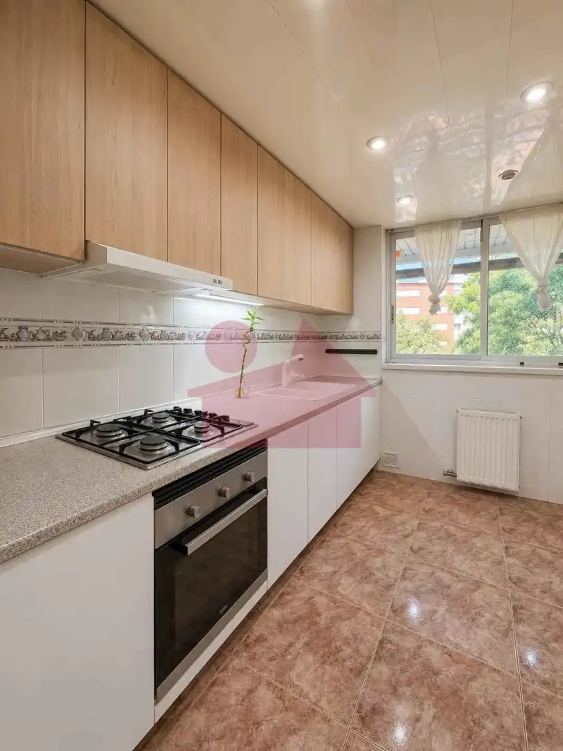 Cocina de Piso en venta en Mollet del Vallès con Calefacción, Balcón y Alarma