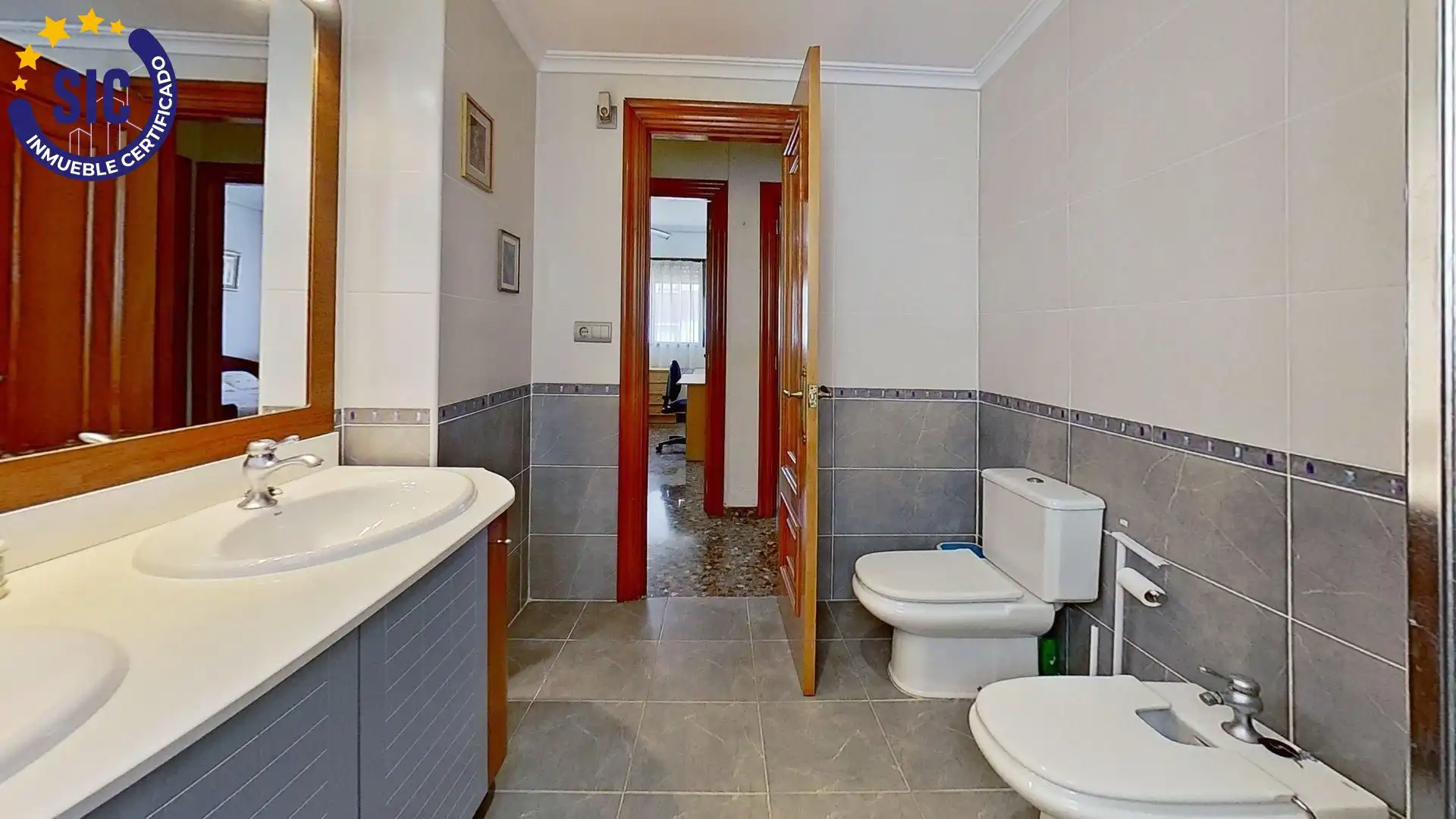 Baño de Piso en venta en Valencia con Aire acondicionado, Calefacción y Balcón