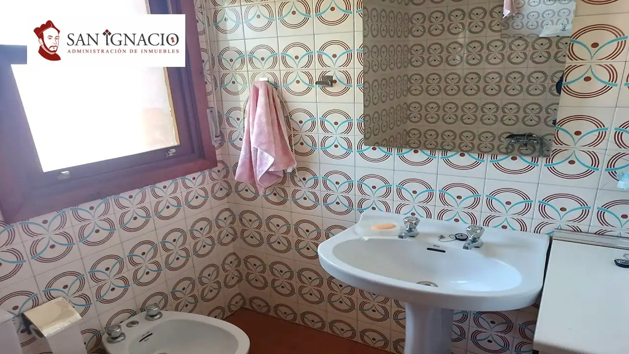 Bany de Pis en venda en Merindad de Montija amb Jardí privat, Traster i Moblat