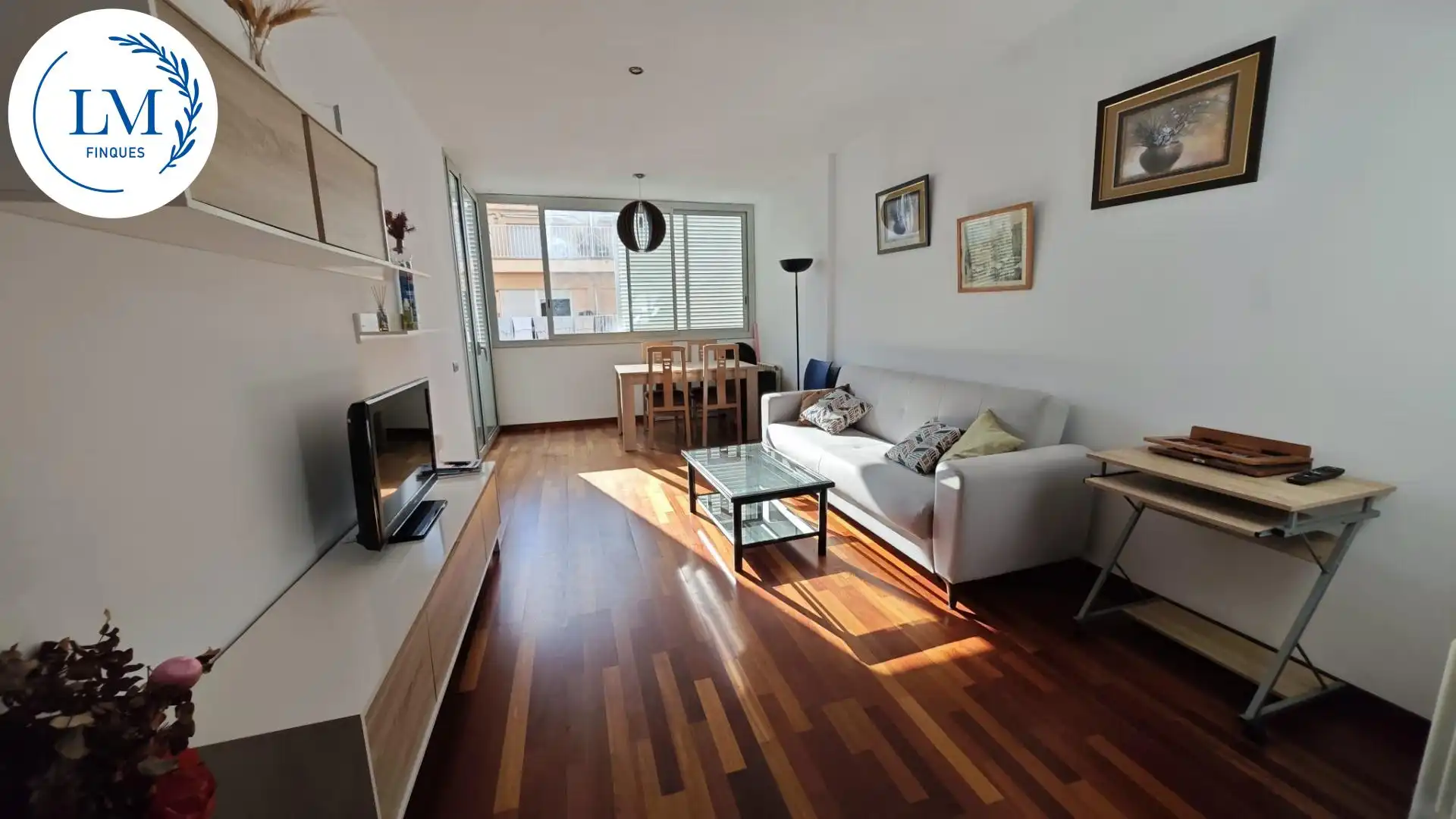 Sala d'estar de Pis en venda en Vilanova i la Geltrú amb Aire condicionat, Calefacció i Parquet
