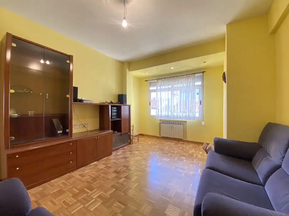 Sala de estar de Piso en venta en Vitoria - Gasteiz con Calefacción, Parquet y Terraza
