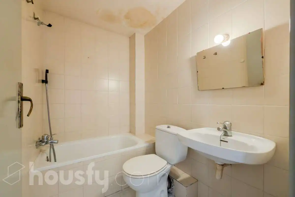 Bathroom of Houses for sale in Mataró  with Air Conditioner, Heating and Terrace