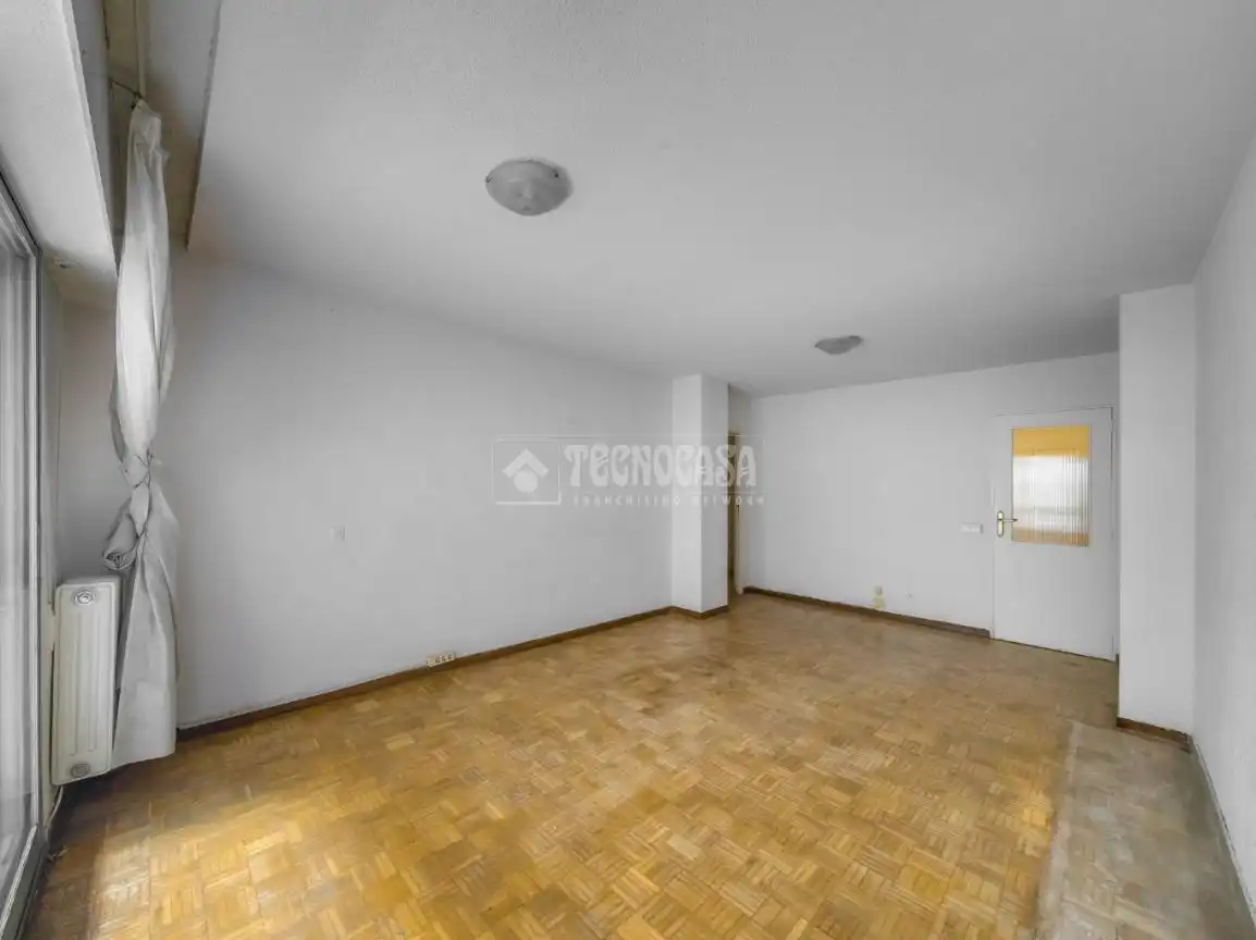 Habitación de Piso en venta en Madrid con Calefacción, Parquet y Terraza