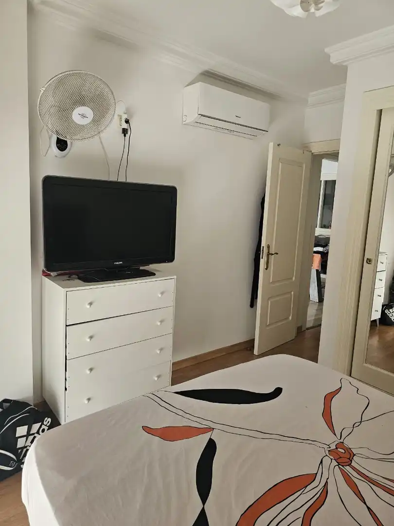 Dormitori de Apartament de lloguer en Guardamar del Segura amb Aire condicionat, Calefacció i Moblat