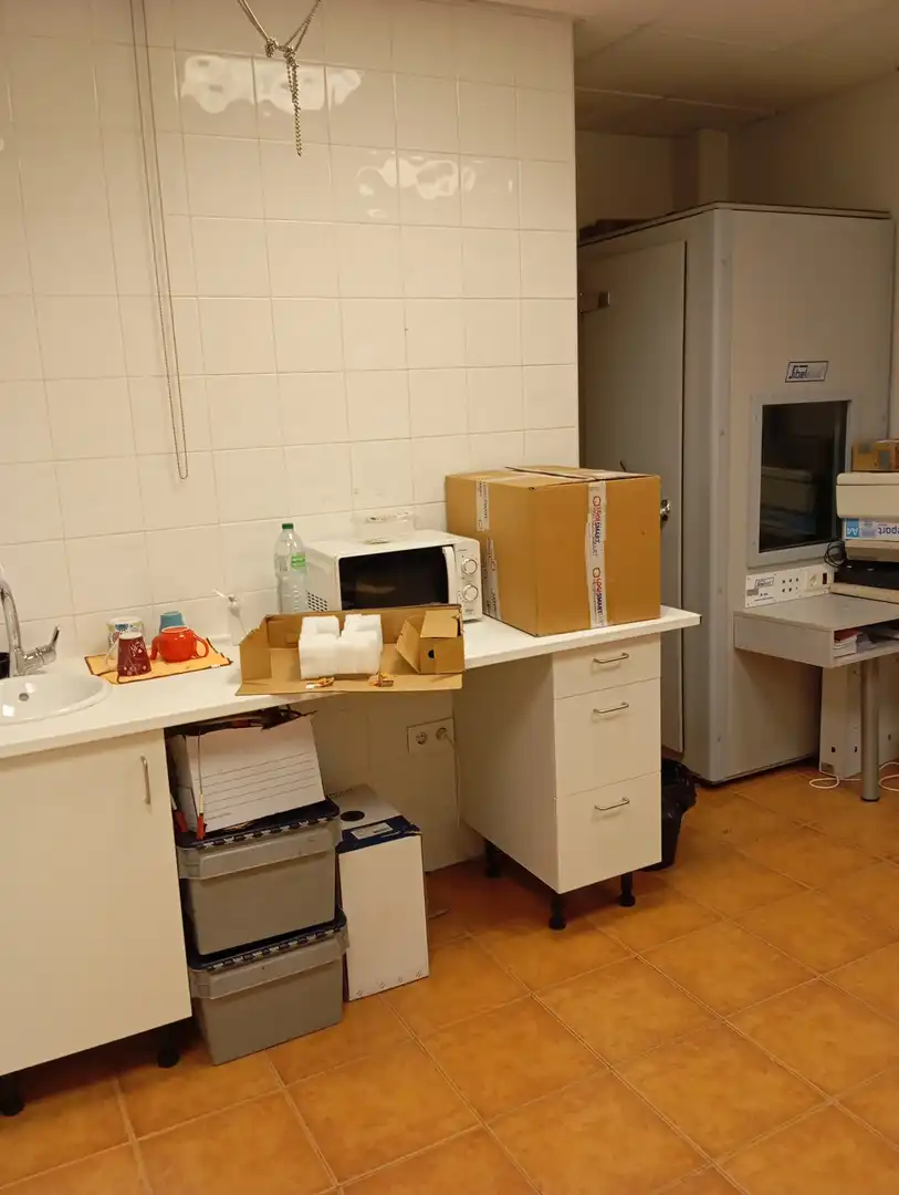 Cocina de Oficina de alquiler en Oviedo  con Calefacción