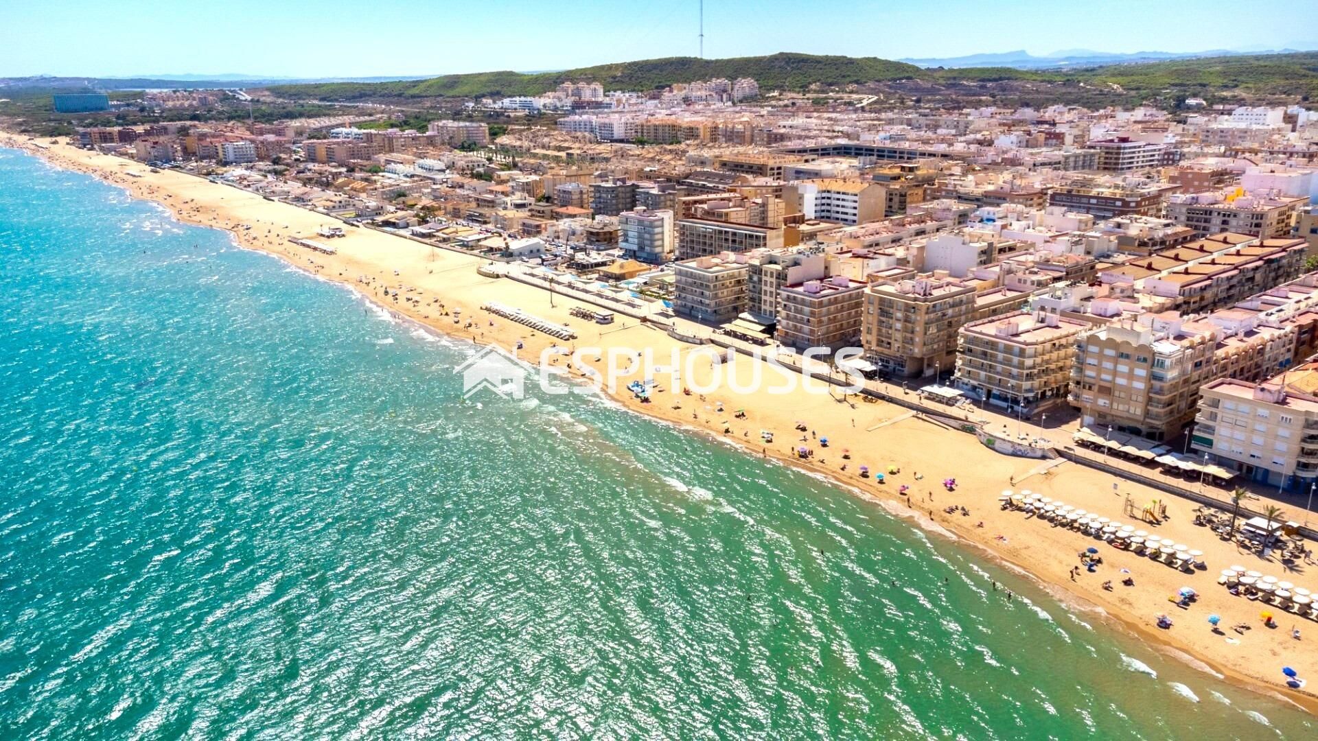 Exterior view of Flat for sale in Guardamar del Segura  with Storage room, Furnished and Balcony