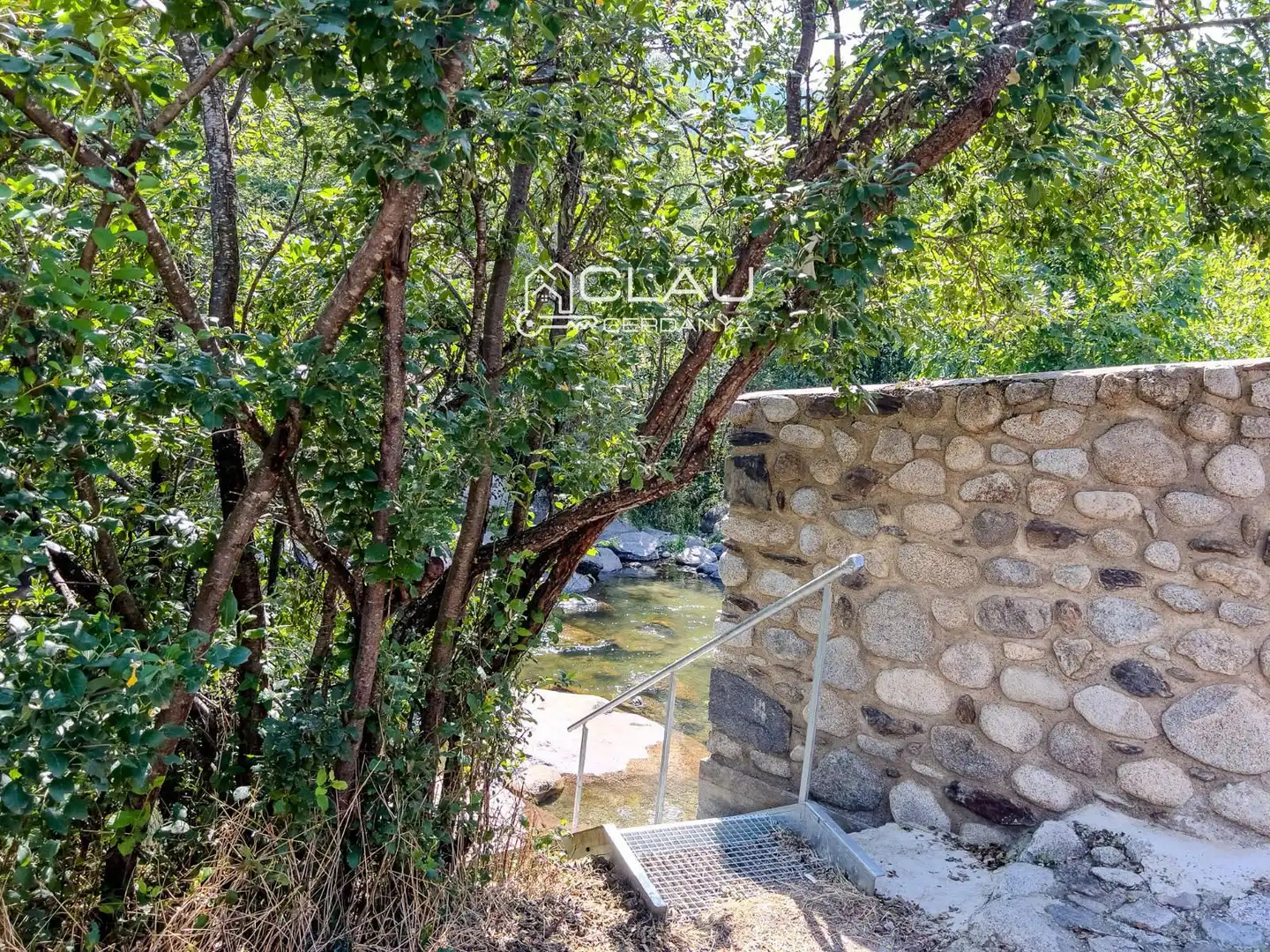 Jardín de Dúplex de alquiler en Latour - de - Carol con Calefacción, Parquet y Terraza