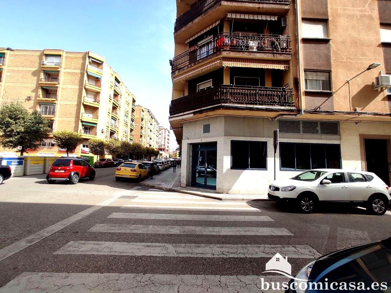 Vista exterior de Piso en venta en Linares con Amueblado y Balcón