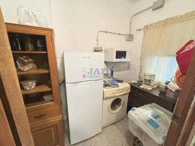 Cuina de Casa o xalet en venda en Valdepeñas amb Calefacció, Traster i Piscina