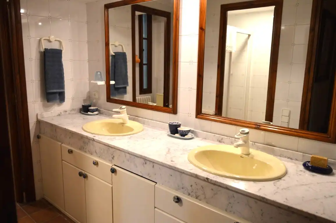 Baño de Casa o chalet de alquiler en Prullans con Jardín privado, Parquet y Terraza