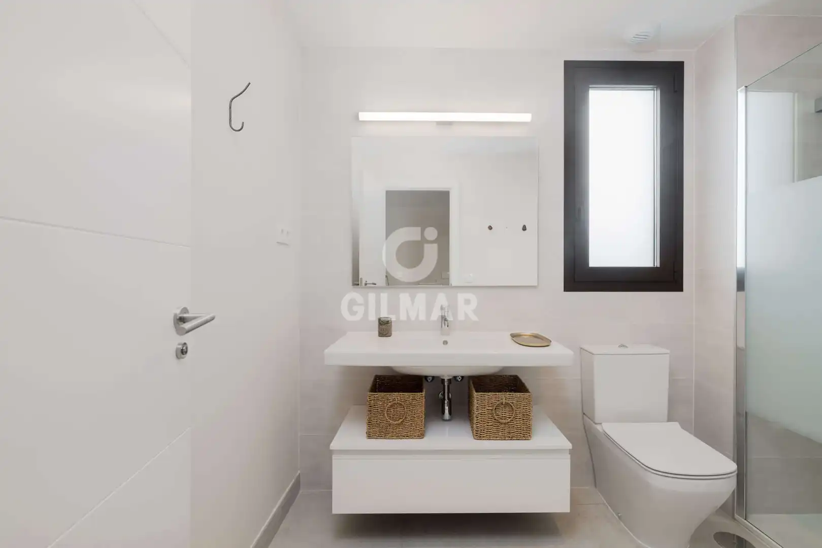 Baño de Ático en venta en Estepona con Calefacción, Trastero y Piscina