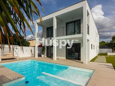 Casa pareada con balcón en venta en Avinguda de Benitachell
