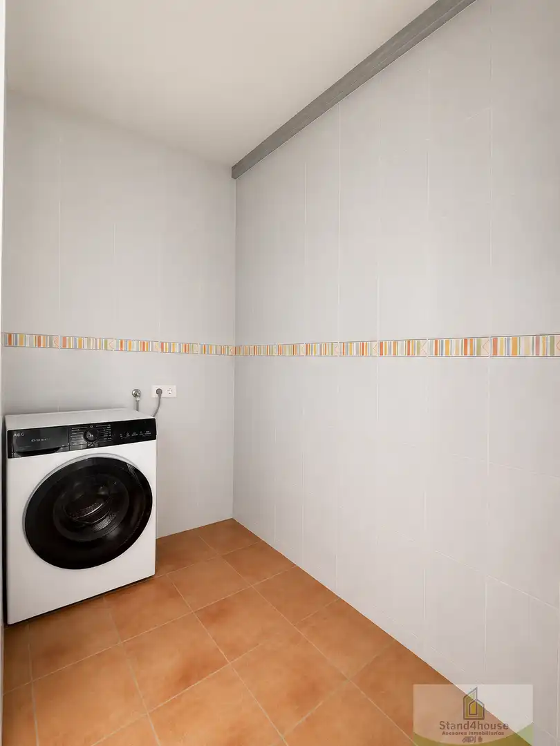 Bathroom of Flat for sale in Bollullos Par del Condado  with Air Conditioner, Heating and Storage room