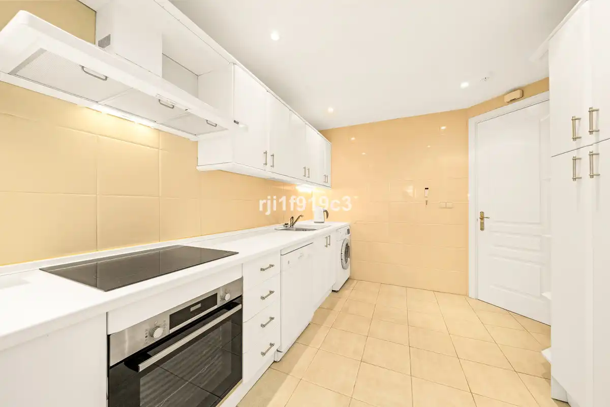 Flat with lift for sale in Elviria - Cabopino, imagen 12