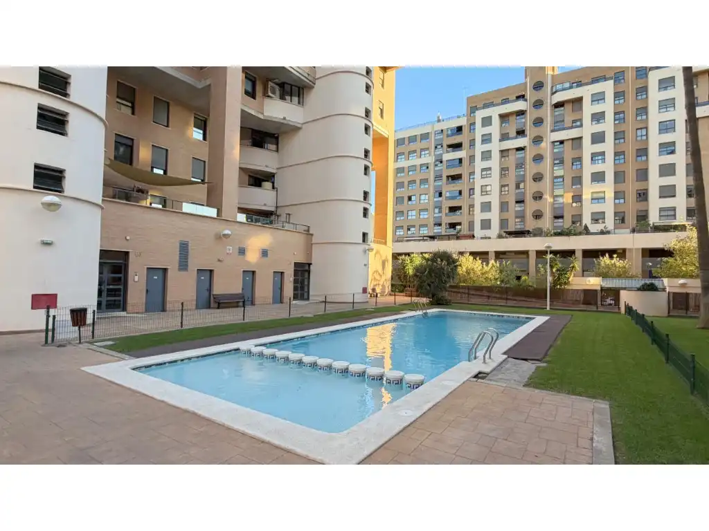 Swimming pool of Flat for sale in Valencia  with Air Conditioner, Terrace and Community pool
