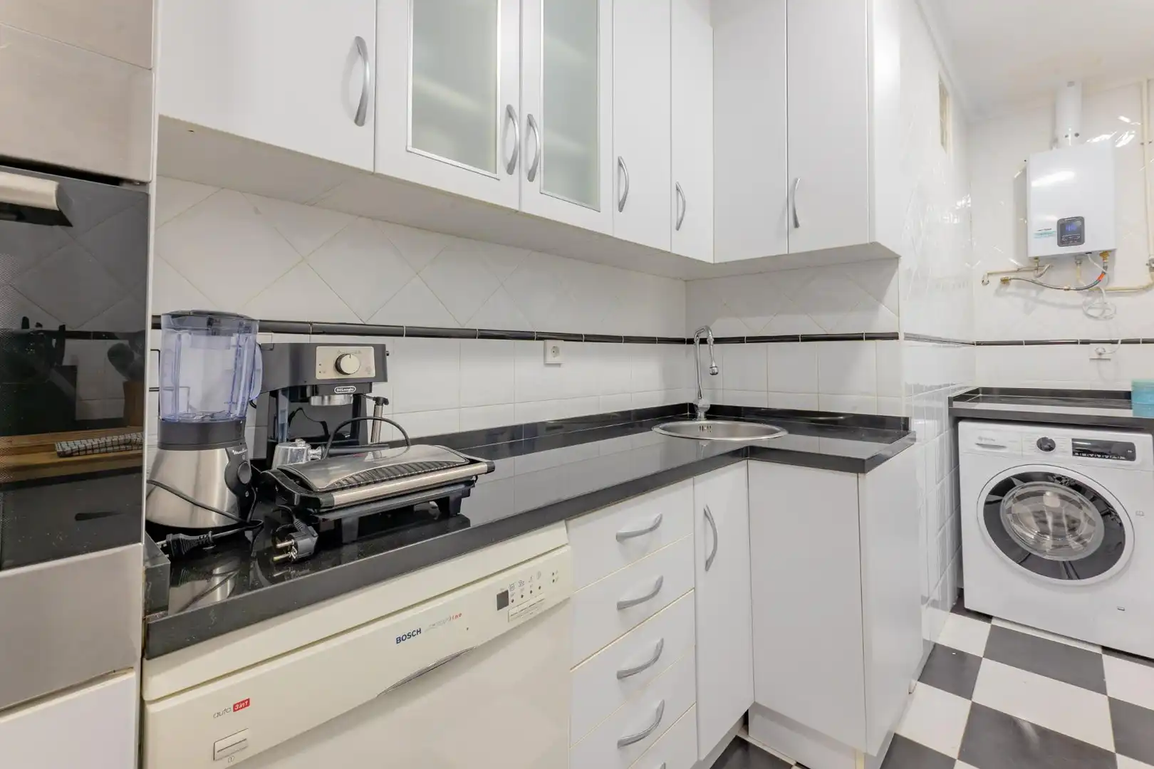 Cocina de Piso de alquiler en Valencia con Aire acondicionado, Calefacción y Amueblado
