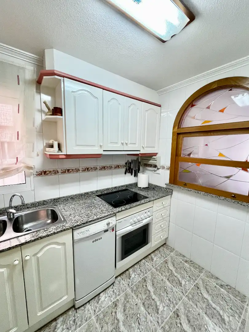 Cuina de Pis en venda en Torrevieja amb Aire condicionat, Terrassa i Traster
