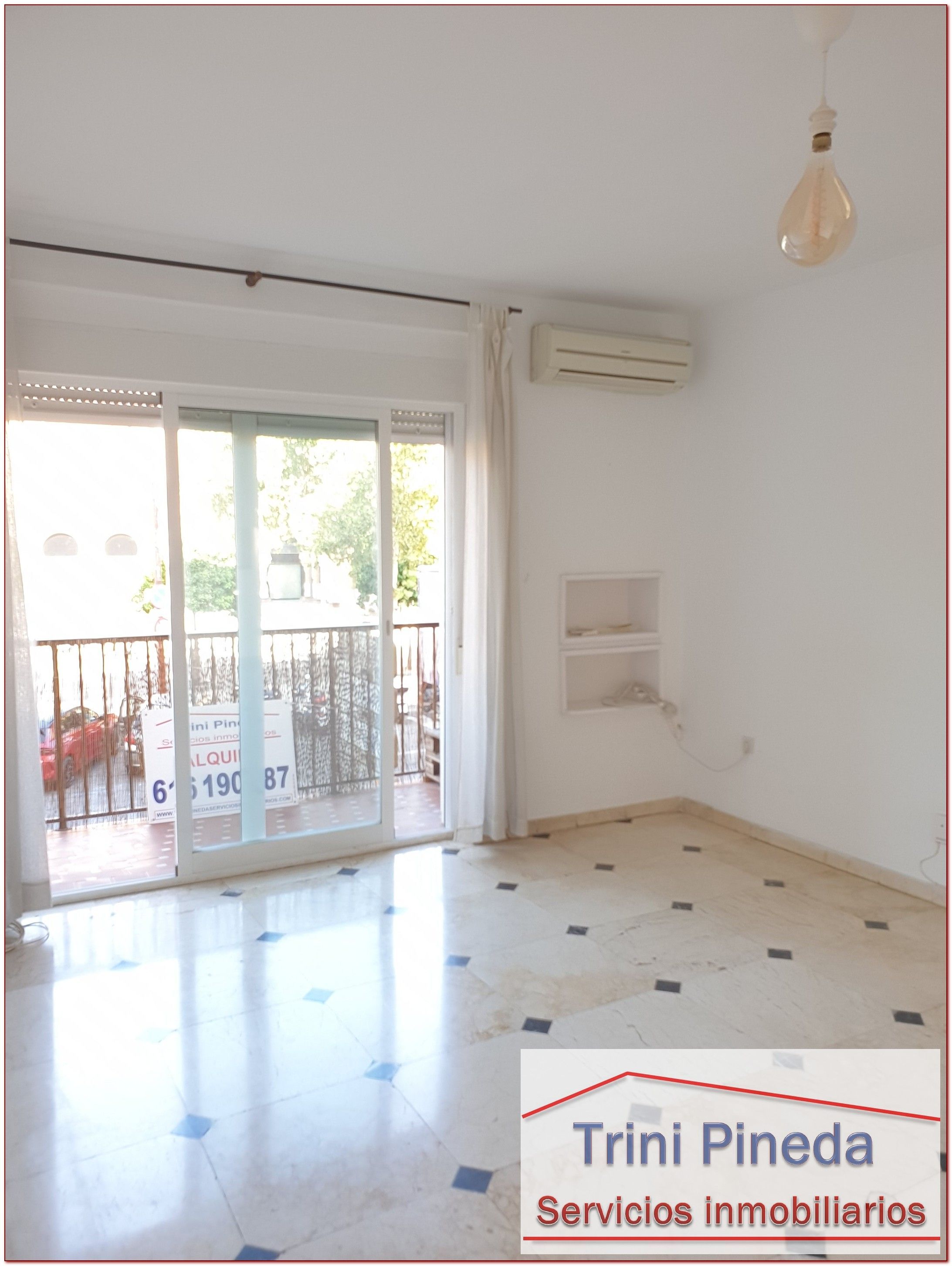 Bedroom of Flat to rent in  Sevilla Capital  with Air Conditioner, Terrace and Balcony