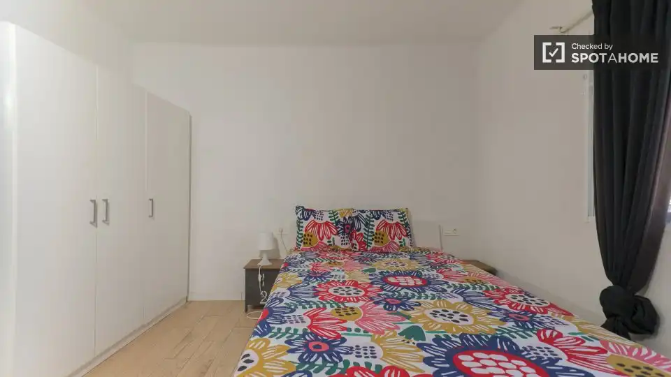 Habitación de Piso de alquiler en Valencia con Aire acondicionado, Calefacción y Amueblado