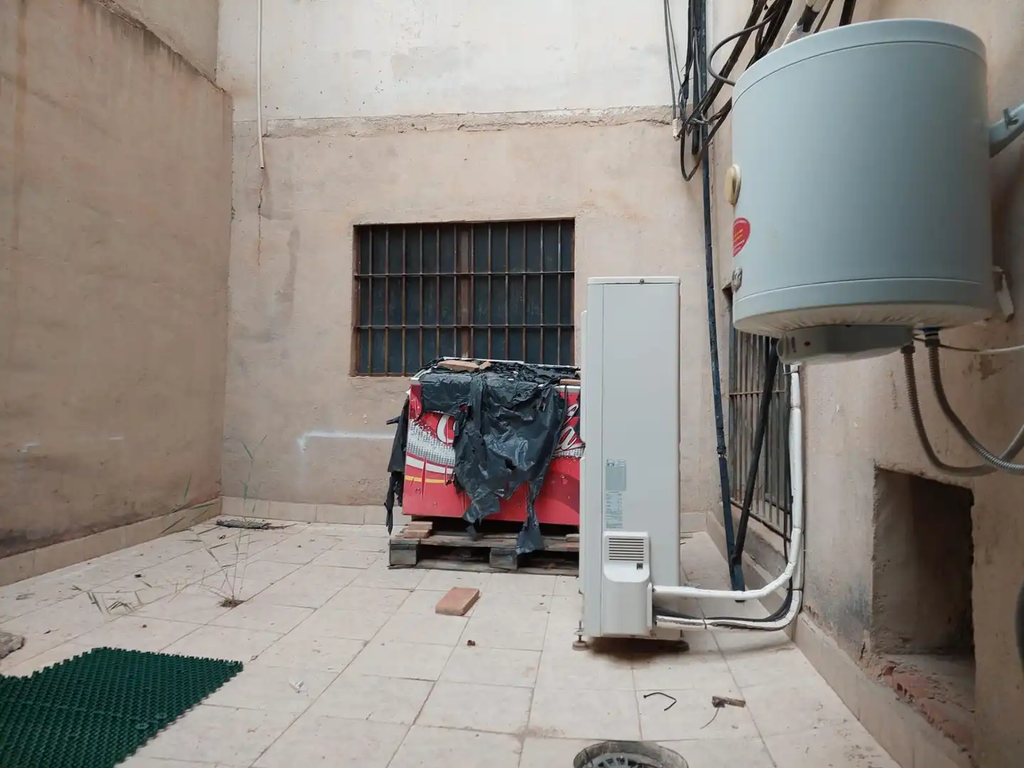 Exterior view of Commercial properties for rent in Murcia  with Air Conditioner
