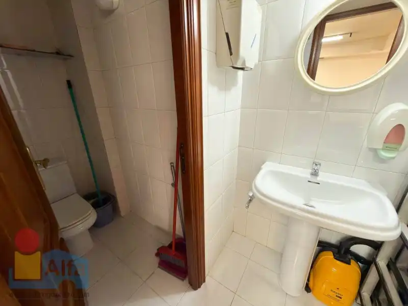 Bathroom of Office for sale in Vigo   with Alarm
