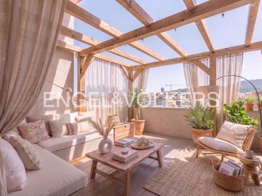 Flat with balcony for sale in Les Corts