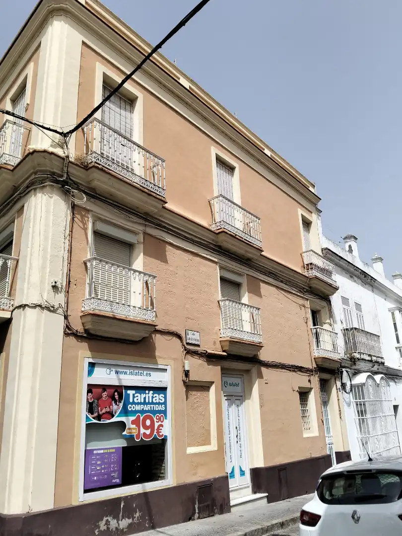 Vista exterior de Casa adosada en venda en San Fernando amb Aire condicionat, Terrassa i Balcó