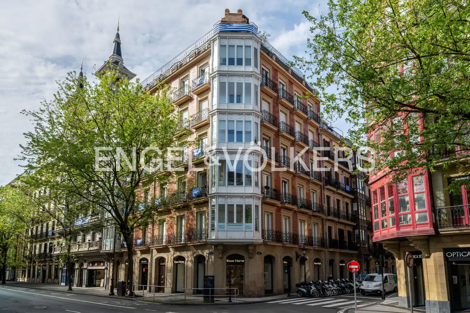 Vista exterior de Pis en venda en Donostia - San Sebastián  amb Aire condicionat, Calefacció i Parquet