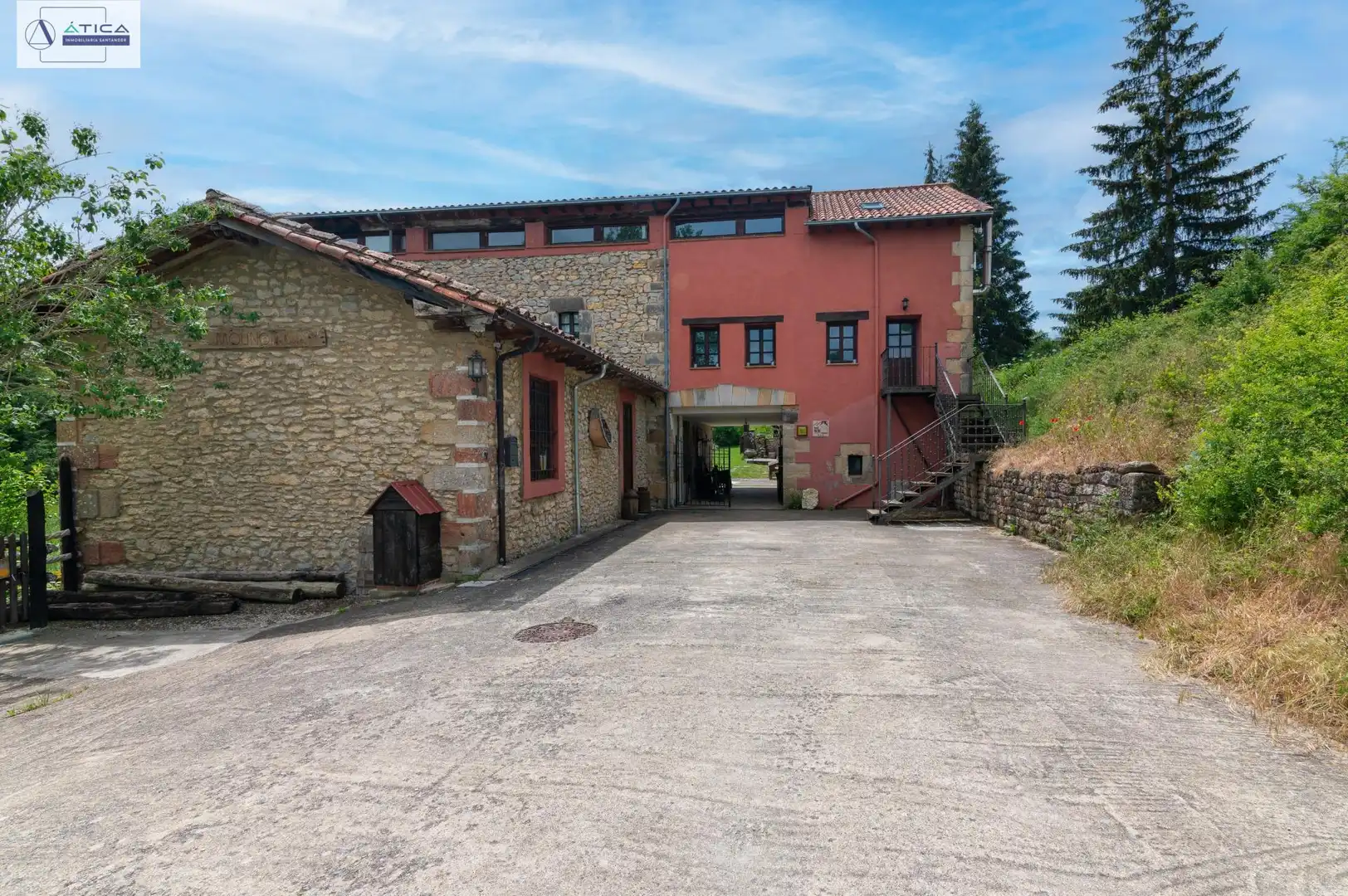 Vista exterior de Edifici en venda en Valle de Valdebezana
