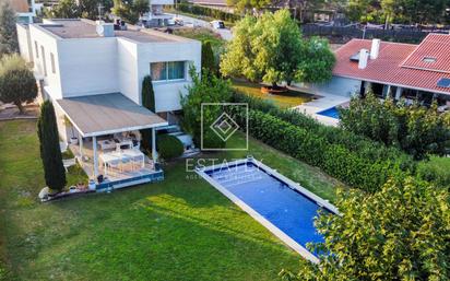 Vista exterior de Casa o xalet en venda en Girona Capital amb Aire condicionat, Calefacció i Jardí privat