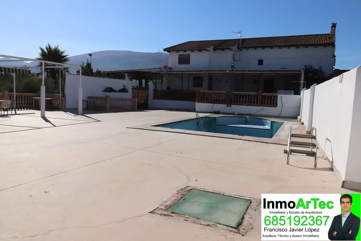 Vista exterior de Finca rústica en venda en Loja amb Jardí privat, Terrassa i Traster