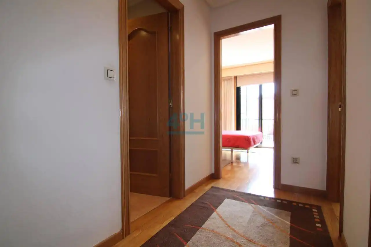Study for rent in Ourense Capital   with Air Conditioner, Heating and Parquet flooring