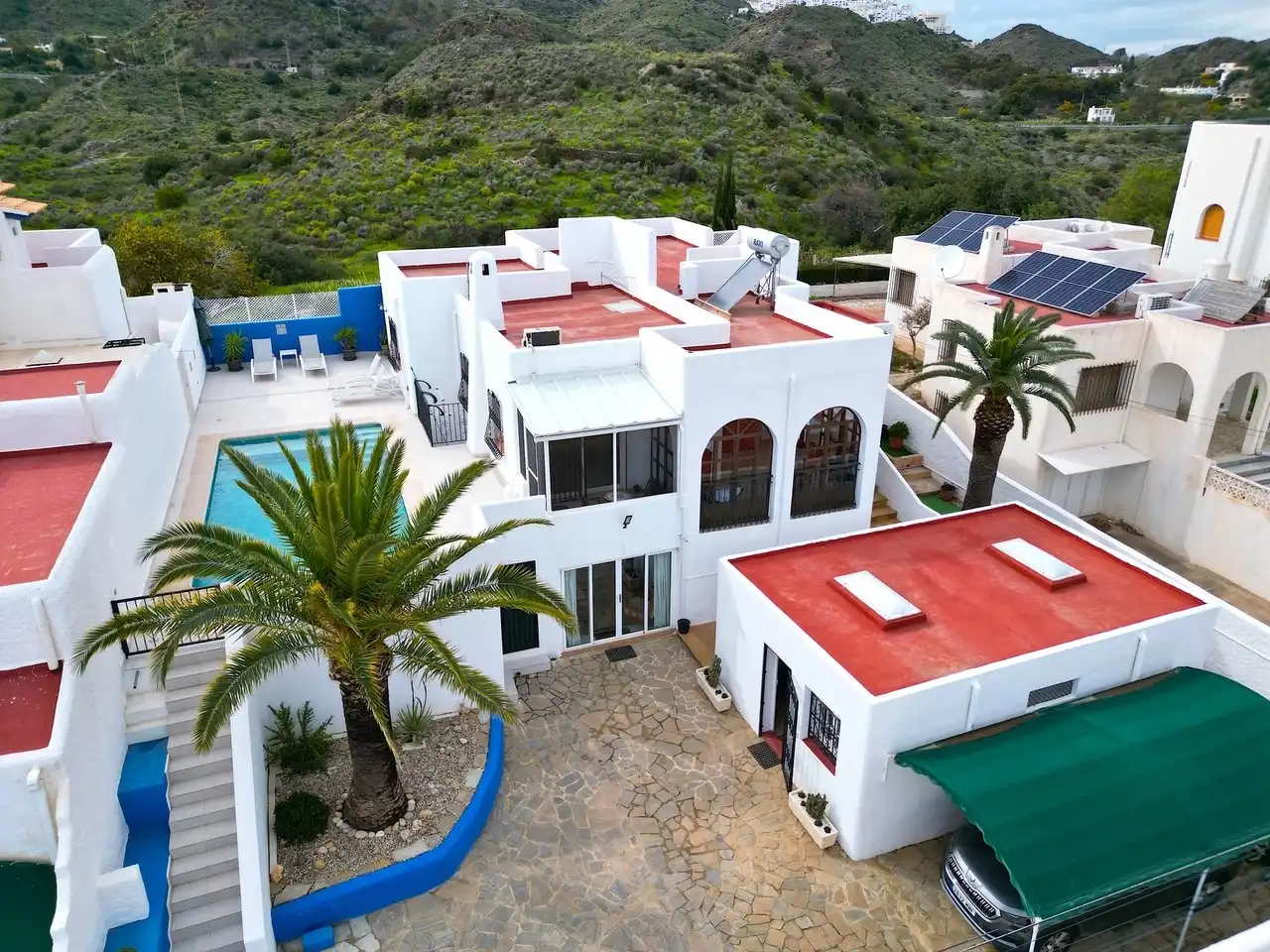 House with pool for sale in Vista de los Ángeles