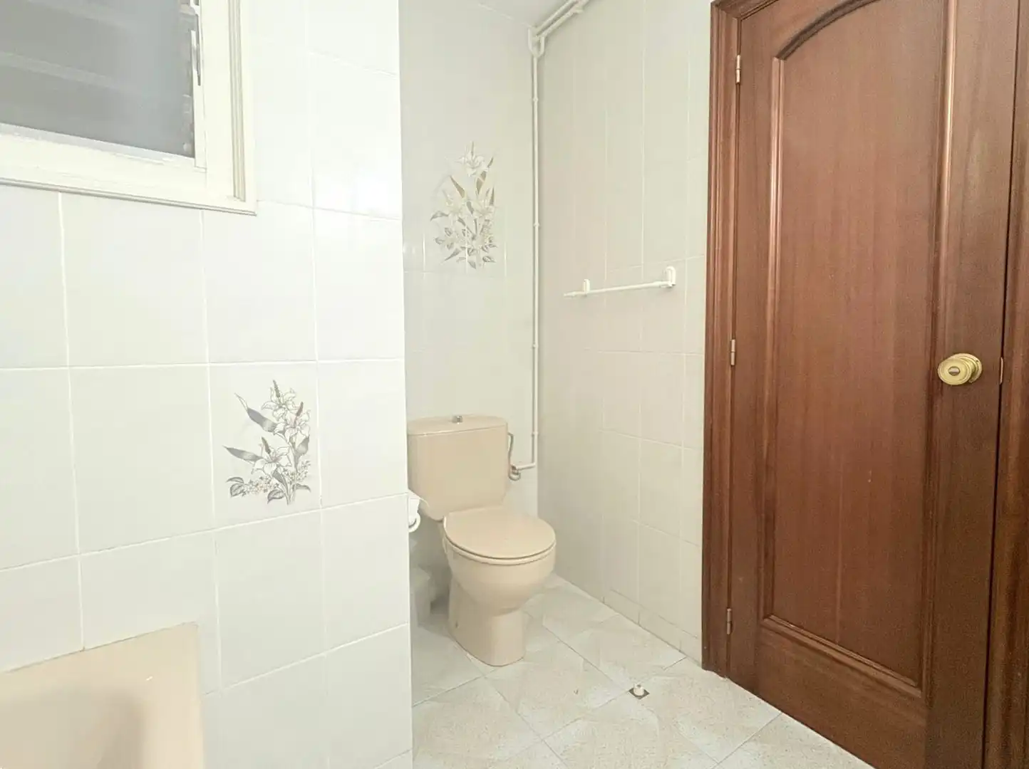 Bathroom of Flat for sale in Vilanova i la Geltrú  with Heating, Oven and Balcony