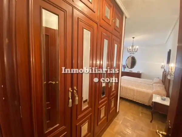 Habitación de Piso en venta en Castro-Urdiales con Calefacción, Terraza y Horno