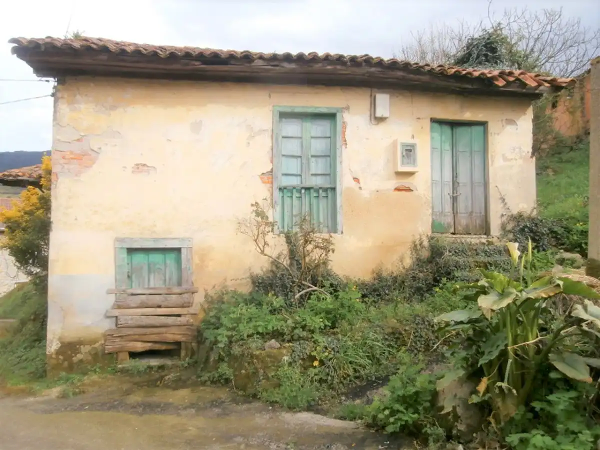 Casa amb jardí en venda a Candamo, imagen 2