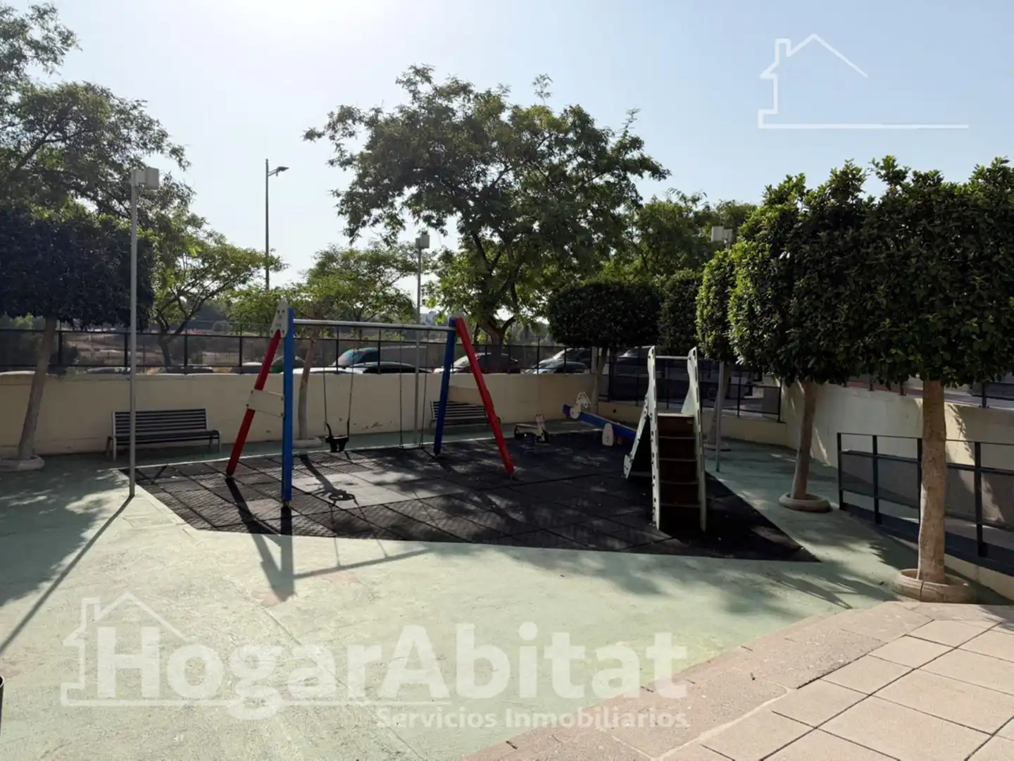 Aparcament de Pis de lloguer en Paterna amb Aire condicionat, Calefacció i Jardí privat