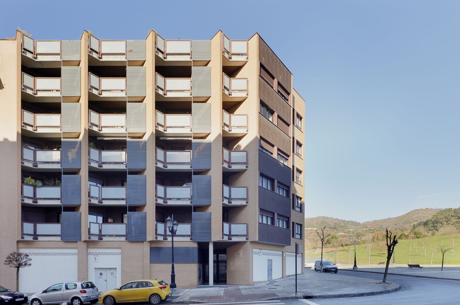 Vista exterior de Pis en venda en Oviedo  amb Parquet i Traster