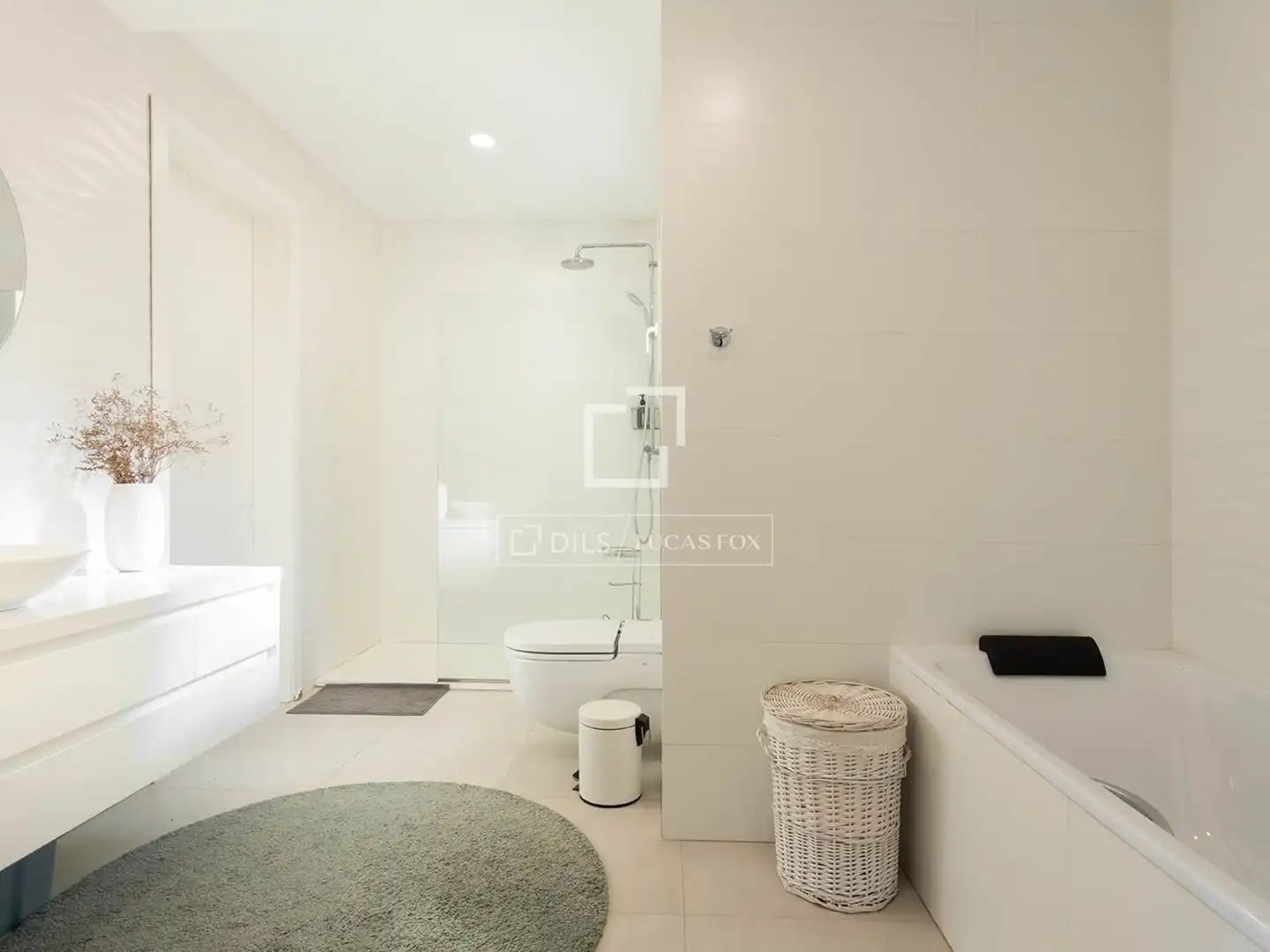Baño de Ático de alquiler en Barcelona con Aire acondicionado, Calefacción y Terraza