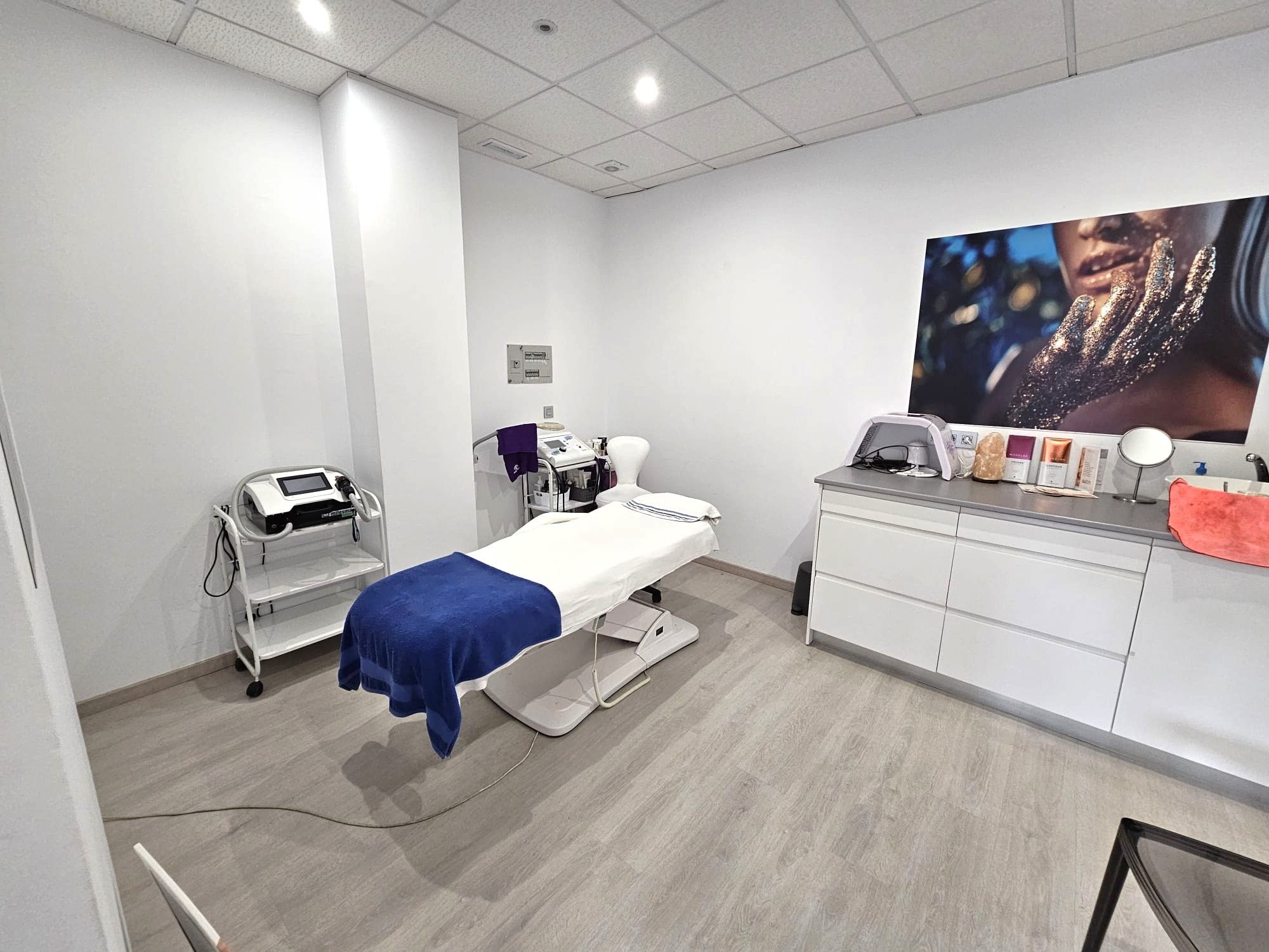 Dormitori de Local de lloguer en Cáceres Capital amb Aire condicionat