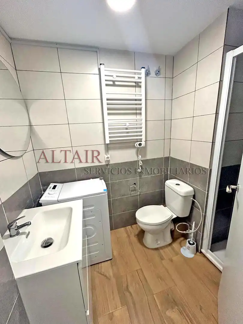 Baño de Apartamento de alquiler en Getafe con Aire acondicionado, Amueblado y Lavadora